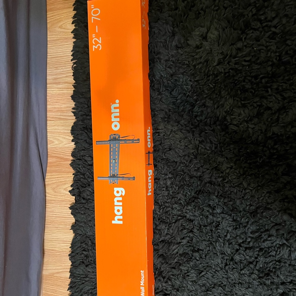 Hang onn. Tv mount